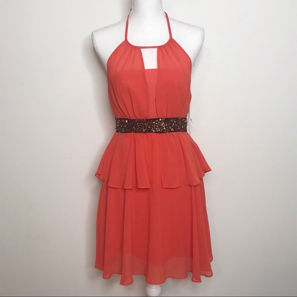 XOXO Dresses & Skirts - XOXO Beautiful Dress NWT